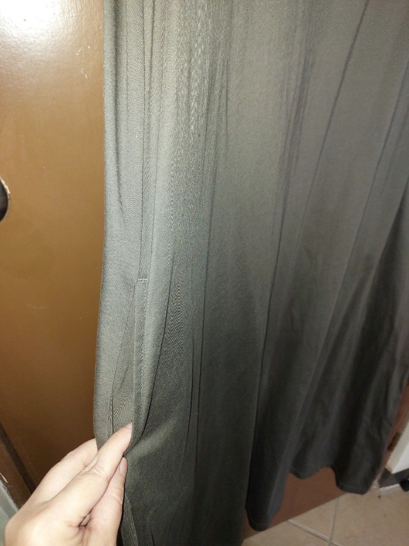 Uniqlo Mercerized dress (Category: Dresses) located in Pasig City. Submitted by sensenwashington (Listing ID 1219572070, Image 3). Description: selling my uniqlo long dress. last price 600 used once. Size:Small Color:Gray RFS:Decluterring.