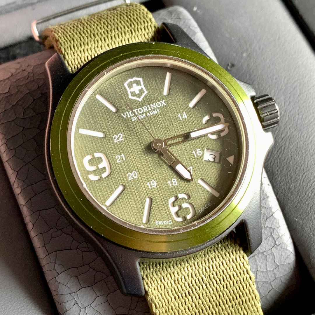 Victorinox Swiss Army Green Dial Nylon Band Quartz Mens Watch