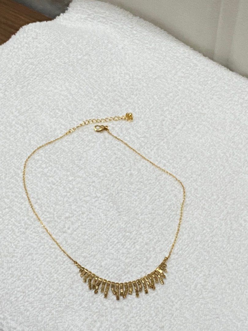 Avon store sp necklace