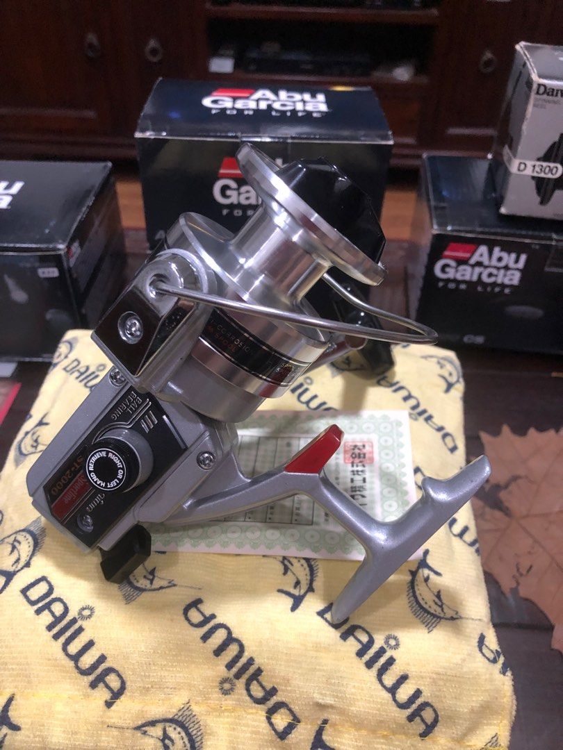 Vintage Daiwa Sportline ST-2000 Spinning Reel, Sports Equipment ...