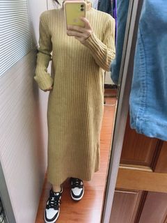針織微高領洋裝 