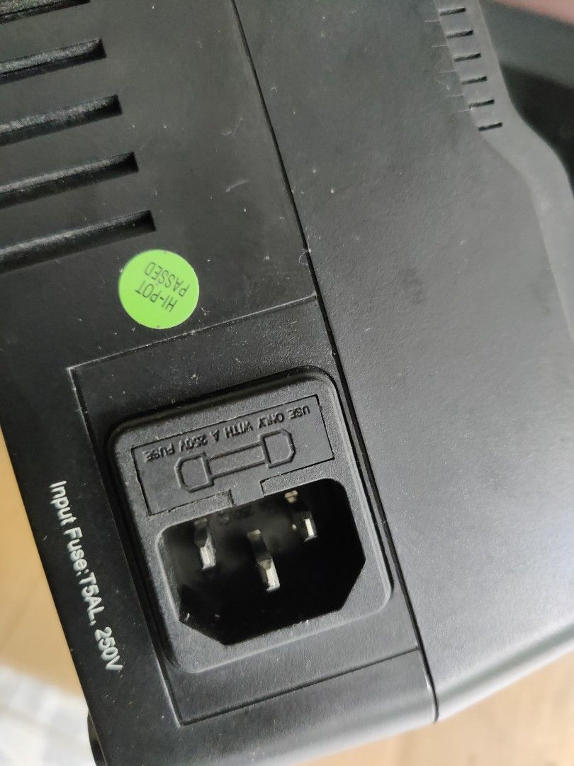 Defect APC with 4 Gang Power Point UPS No Power on at all., Computers