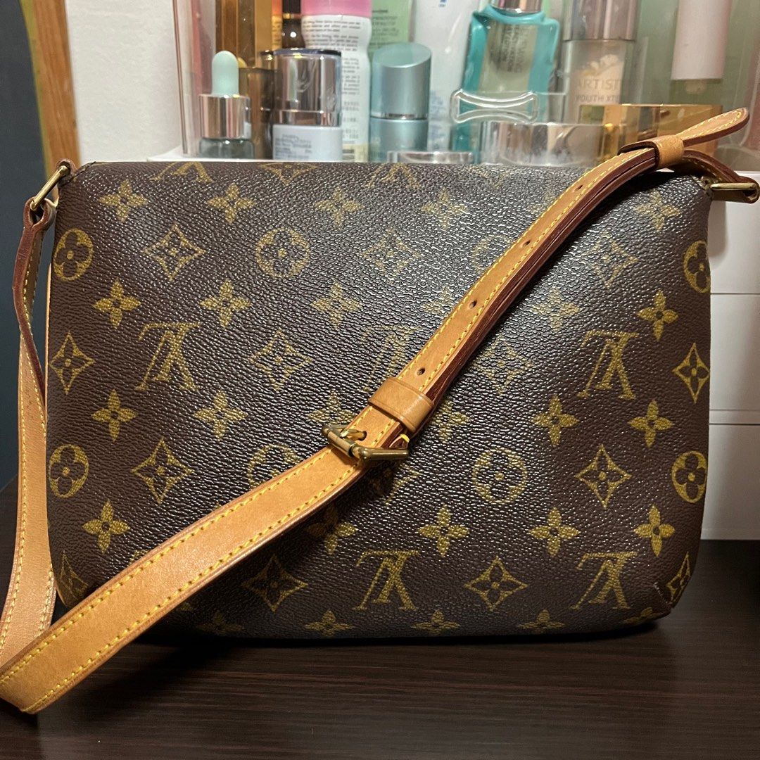 Authenticated Used LOUIS VUITTON Louis Vuitton Greenwich GM Boston