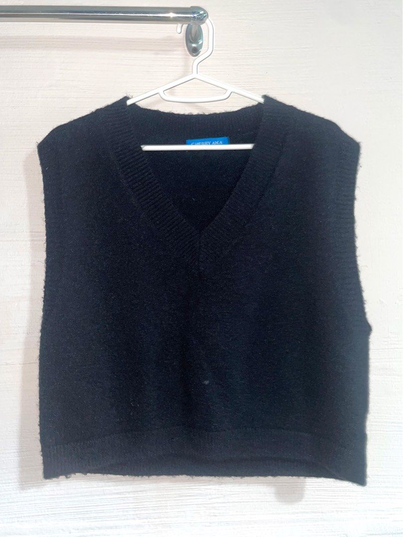 Black Sweater Vest Unisex, Men's Fashion, Tops u0026 Sets, Vests on Carousell
