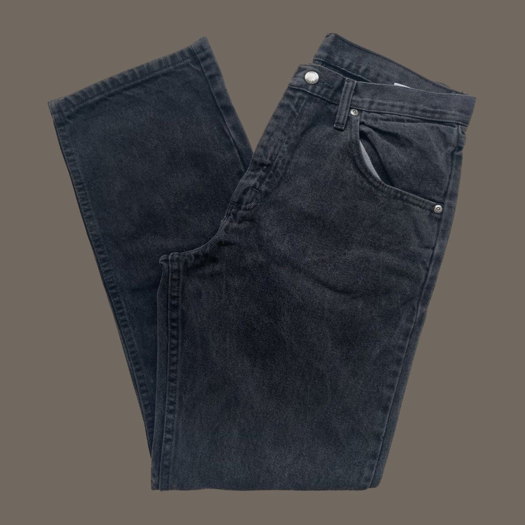 wrangler jeans, Men's Fashion, Bottoms, Jeans on Carousell