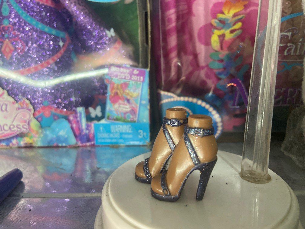 Bratz Shoe Doll (Category: Kids Toys) located in Taguig. Submitted by wonderstrucks13 (Listing ID 1224048812, Image 2). Description: Bratz shoe - I think this is for sha sha? - all paint is good bago bago with glitters -wysiwyg .