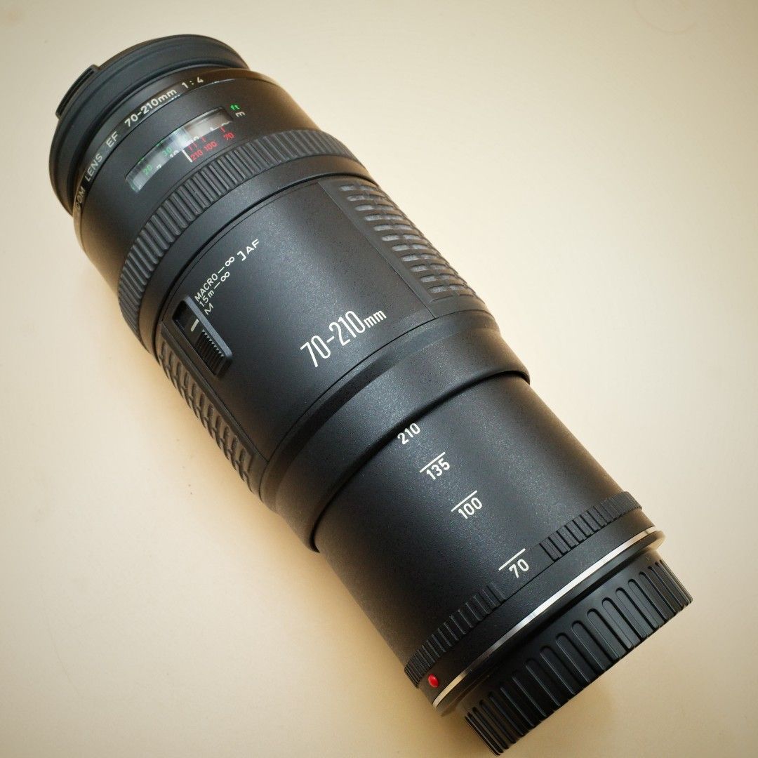Canon Zoom Lens EF 70 210mm f/4 Pull and Push TeleZoom AF Lens