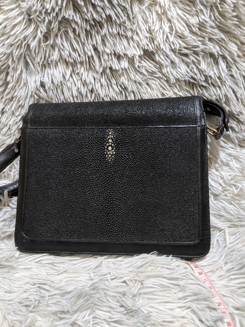 Classic Stingray 2-way bag (Category: Cross-body Bags) located in Makati City. Submitted by zzzzainab (Listing ID 1223961259, Image 2). Description: Preloved bag from Korea Needs cleaning With a few scratches on its leather but the leather is very thick so flaw is never obvious 100% Stingray skin-made Can be used as sling bag or shoulder bag. Perfect!.