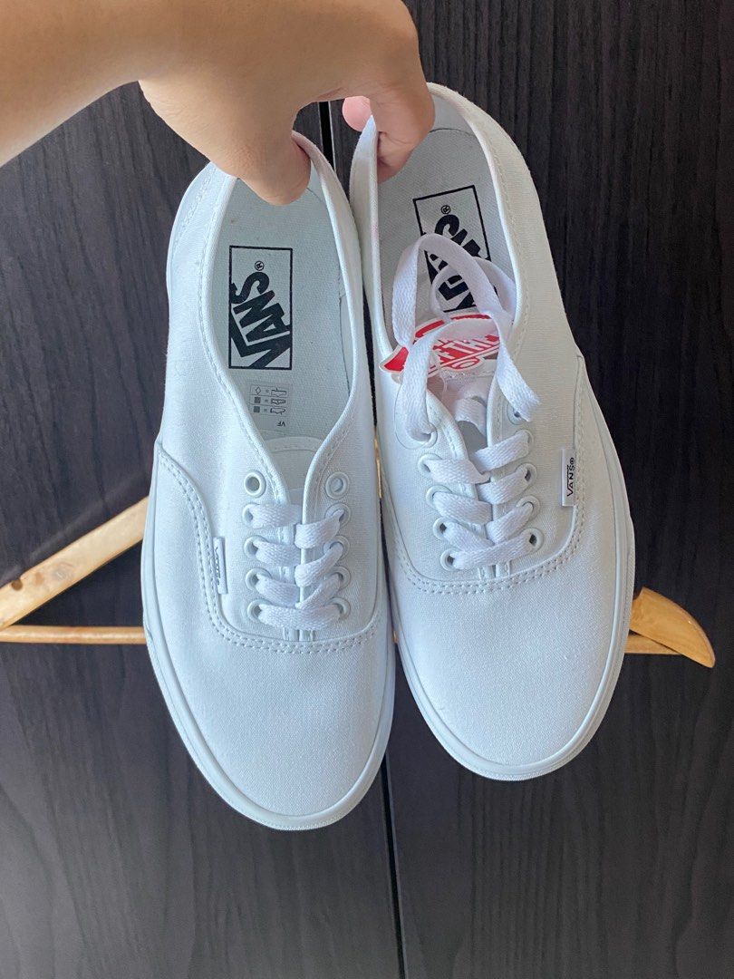 ORIG VANS Classic Canvass Shoes (Category: Sneakers) located in Manila. Submitted by keepitminimal (Listing ID 1224048393, Image 1). Description: Guaranteed authentic. Brand new never been used. No box. Retails for 3,498..