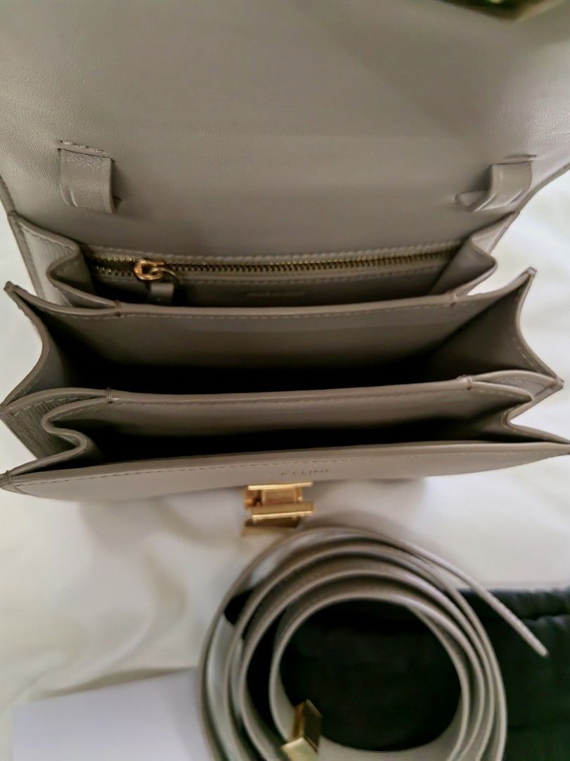 Céline classic box bag (Category: Luxury Bags & Wallets) located in Butuan. Submitted by miajoanne (Listing ID 1223948534, Image 3). Description: Hello! Special price markdown po! 30% off the orig price! From 30,000 down to 21th! Limited time offer lng po! 😍 >> in a very good condition Authentic Still complete except for receipt & box (hence the lower price) (if cod, at least 20% down payment is required before I ship the item. Last price posted