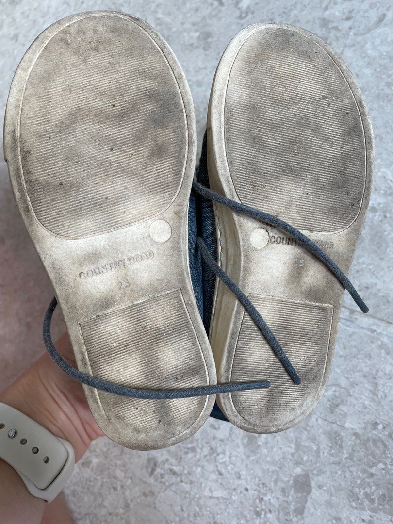 Country road Kids shoes size 25