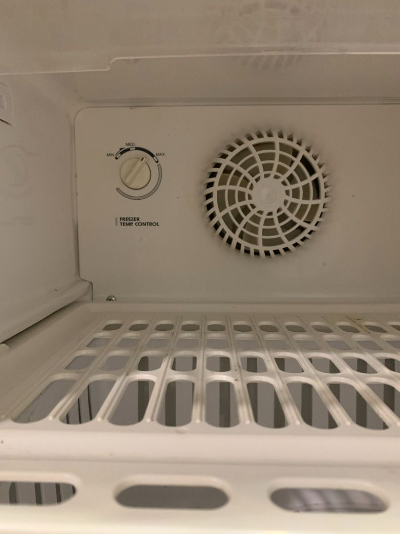 Daewoo Upright Freezer FF130 115 Litres, TV & Home Appliances, Kitchen