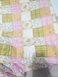 dainty Shabby Chic quilted patchwork bed cover
