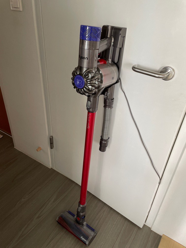 Dyson V6, TV & Home Appliances, Vacuum Cleaner & Housekeeping on Carousell
