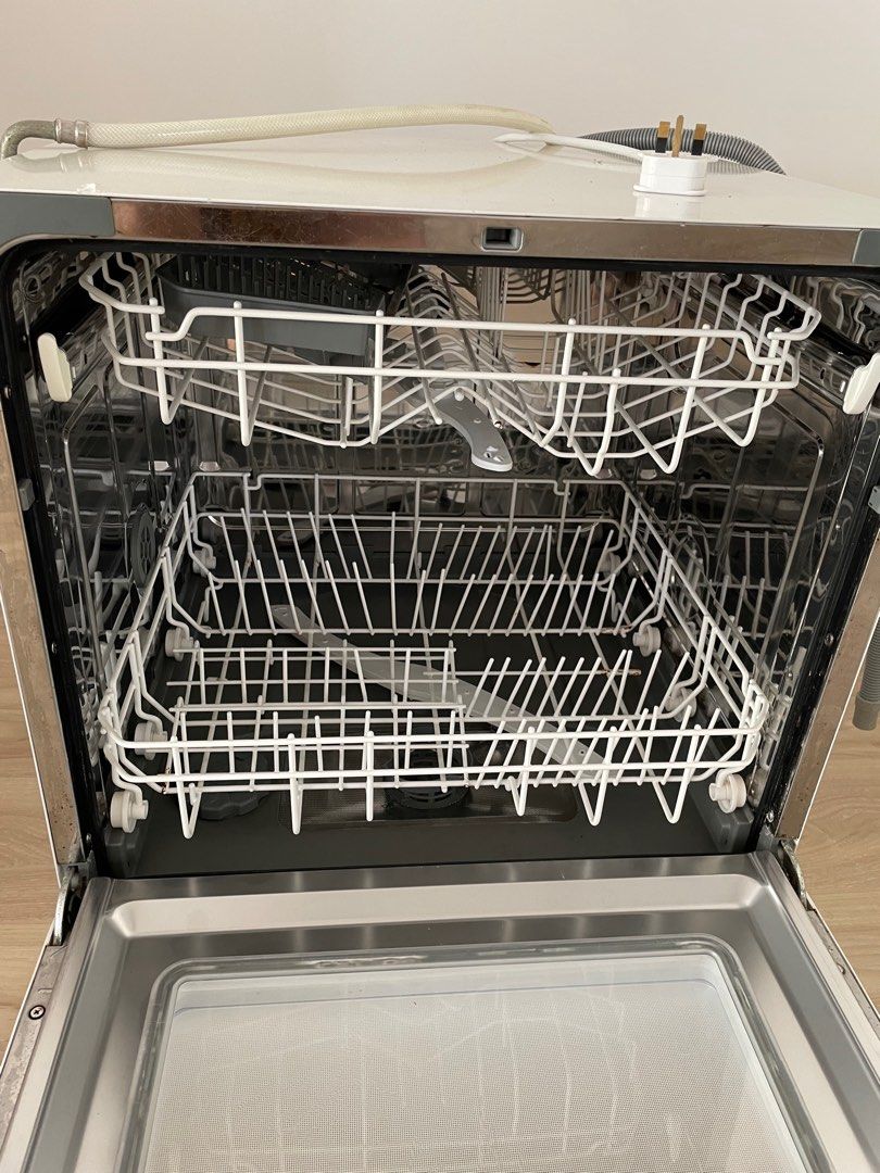 Electrolux ESF6010BW 55cm Compact Dishwasher, TV & Home Appliances, Kitchen Appliances