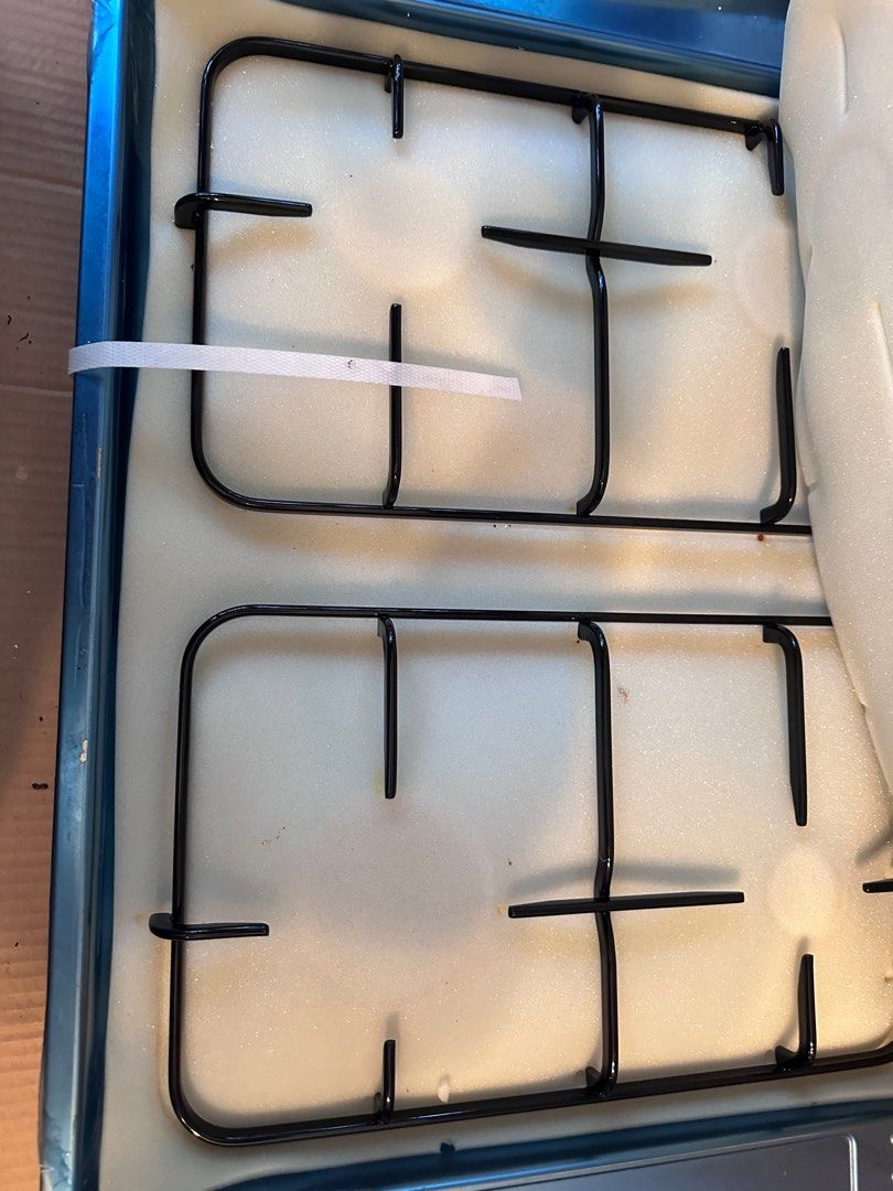 Franke 4 burner gas cooktop, Furniture & Home Living, Bathroom