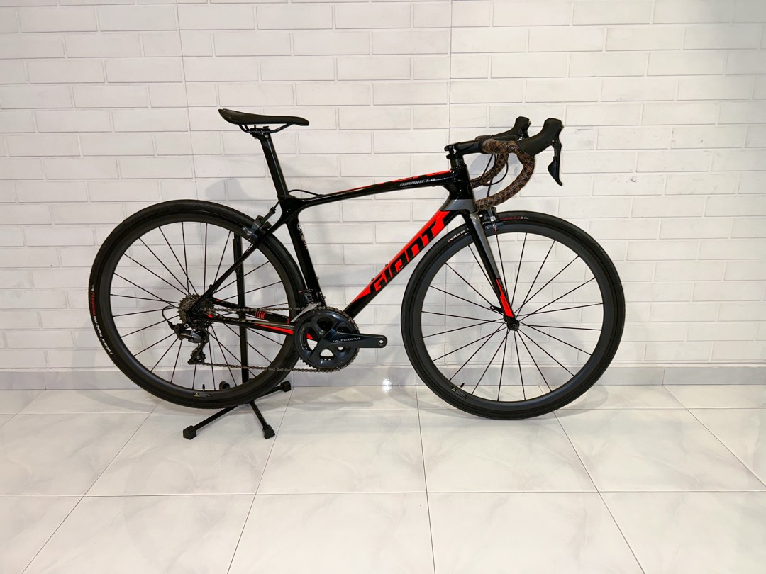 Giant TCR Advanced 1 Disc in Carbon | Performance at a Value