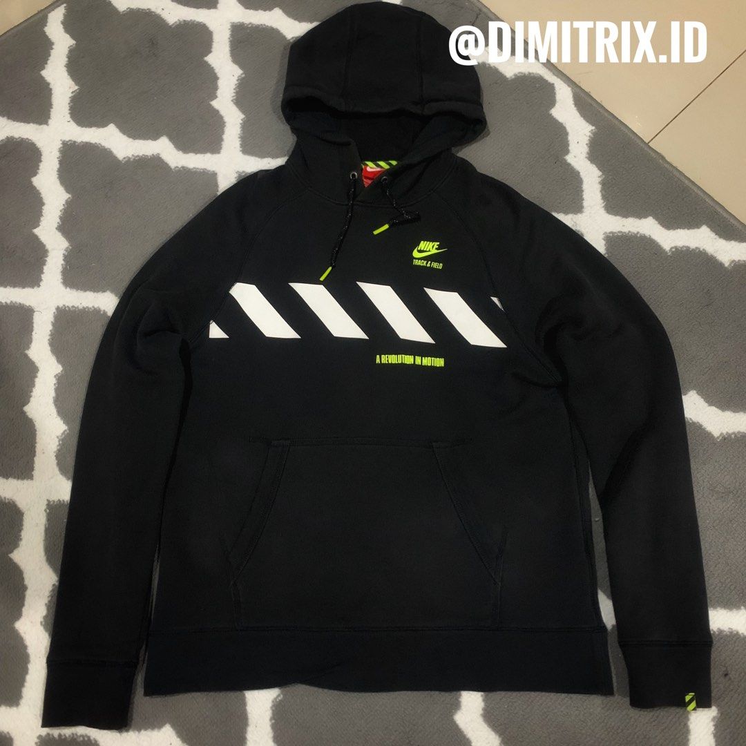 hoodie nike track field size XL Fesyen Pria Pakaian Baju