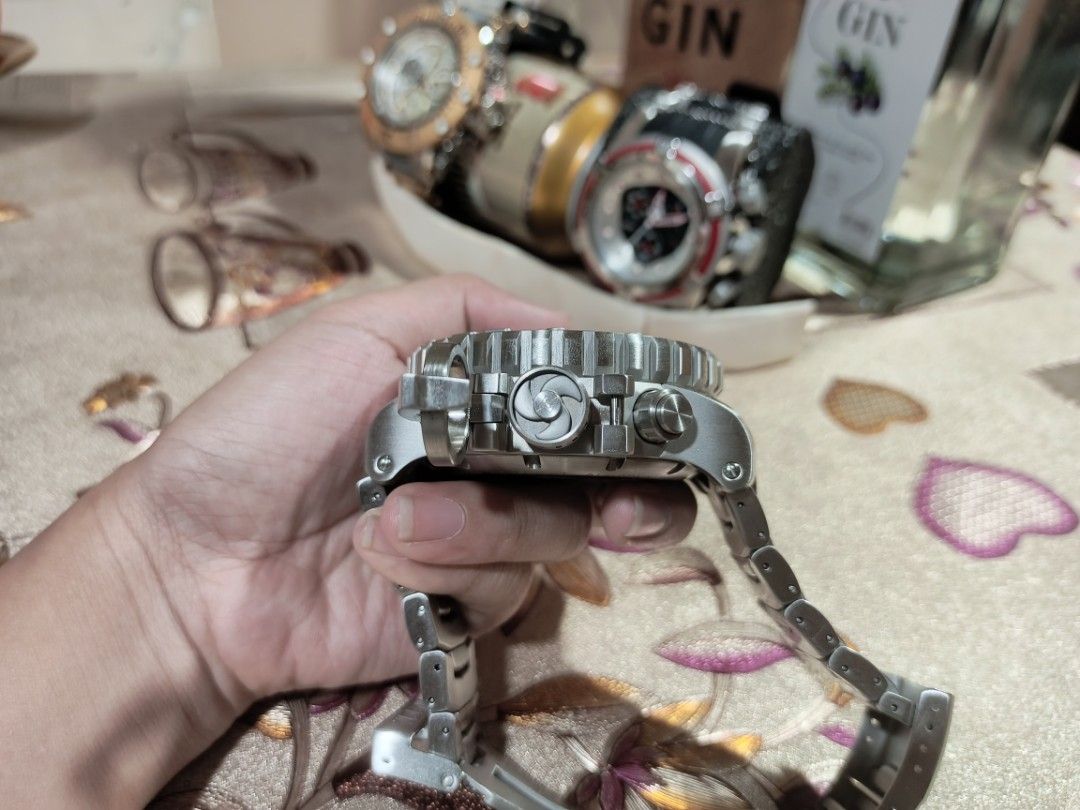 Invicta 26105 online
