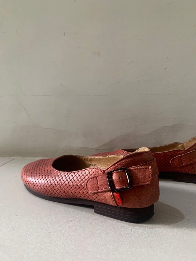 Kickers size 38 Fesyen Wanita Sepatu di Carousell