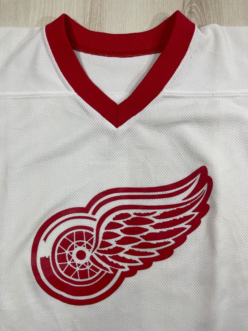 NHL Kid s Detroit Red Wings Jersey CN Used