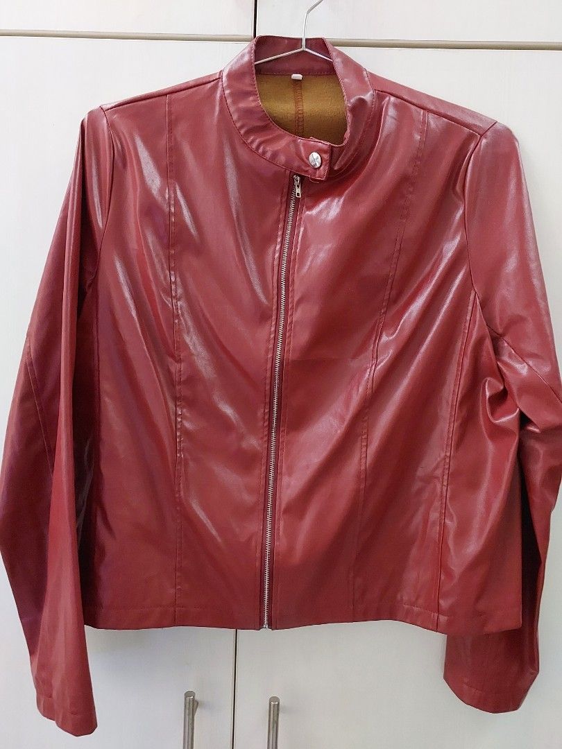 LEATHERETTE Jacket (Category: Coats, Jackets and Outerwear) located in Caloocan City. Submitted by fabbizz (Listing ID 1223952821, Image 1). Description: SF excluded Very good condition.
