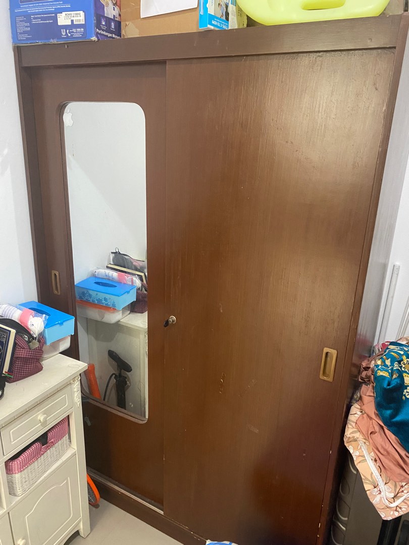 LEMARI KAYU ADA KACA on Carousell