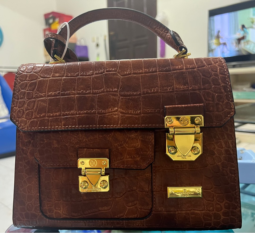 Lv caissa, Barang Mewah, Tas & Dompet di Carousell