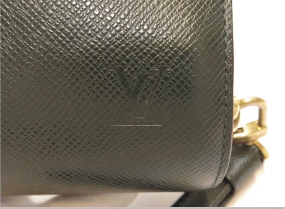 Louis Vuitton Baikal Taiga Leather Clutch Bag, Women's Fashion, Bags &  Wallets, Clutches on Carousell