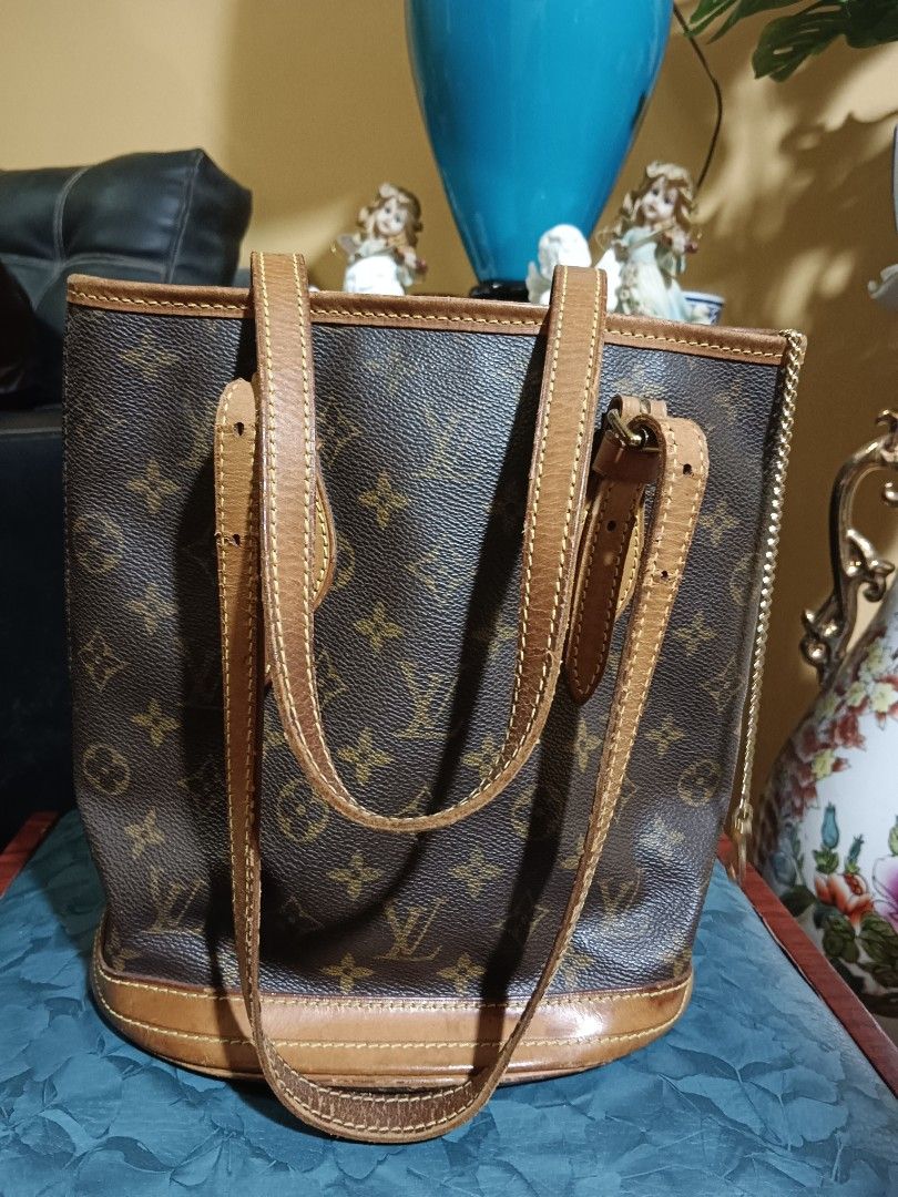 LV bucket bag (Category: Luxury Bags & Wallets) located in Quezon City. Submitted by chonalaxa (Listing ID 1223984340, Image 3). Description: pre-owned LV bucket bag in petit size.