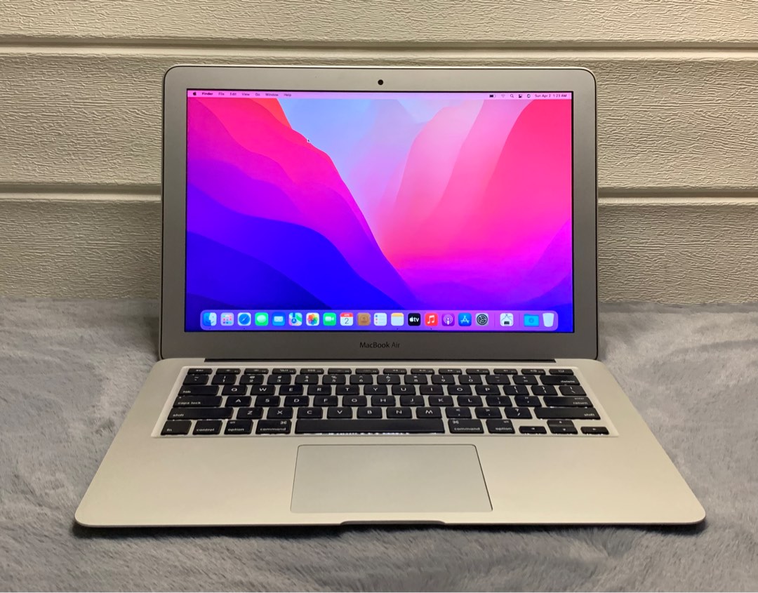 MacBook Air 2017 8/128 13inch on Carousell