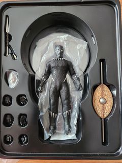 Mezco One:12 Black Panther