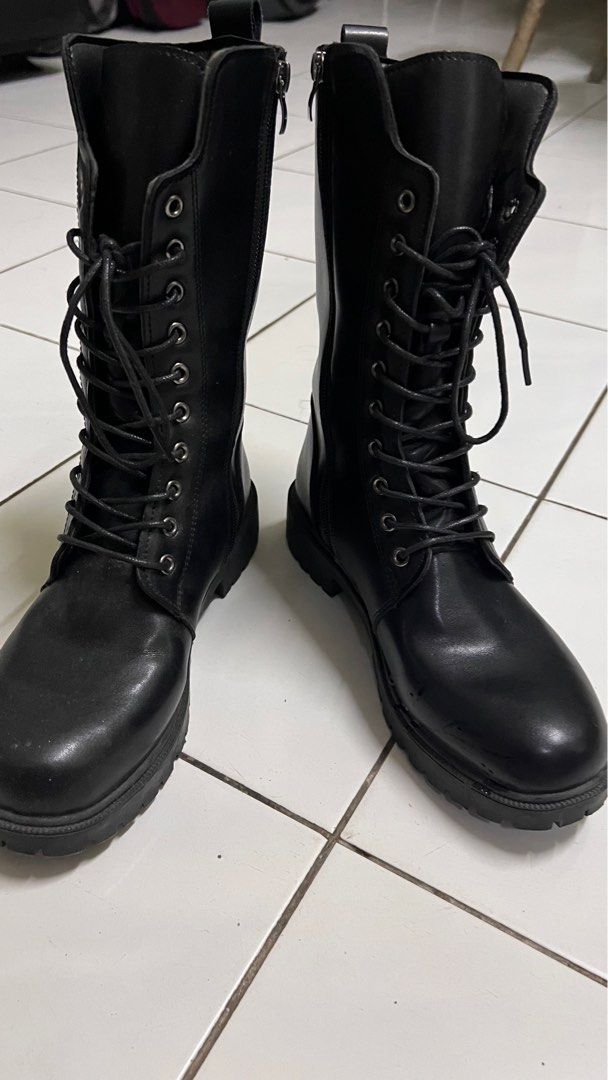 Mid calf combat boots Women s Fashion Footwear Boots on Carousell