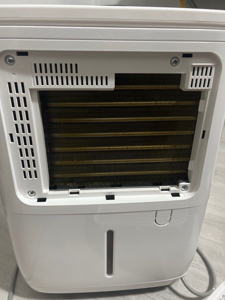 Midea dehumidifier, TV & Home Appliances, Air Purifiers & Dehumidifiers