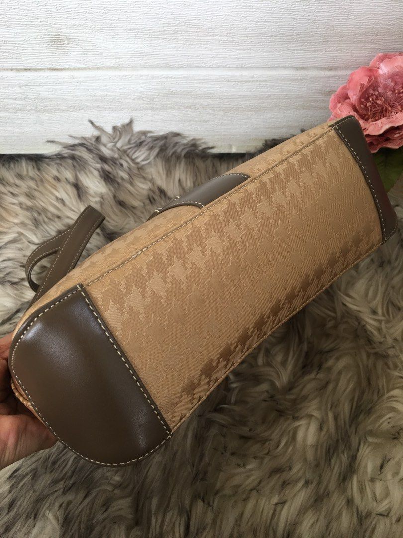 MILA SCHON shoulder bag (Category: Luxury Bags & Wallets) located in Tagum. Submitted by ynez.luxurypicksph (Listing ID 1223984020, Image 3). Description: Preloved Japan Adjustable strap Shoulder bag/handbag Small.