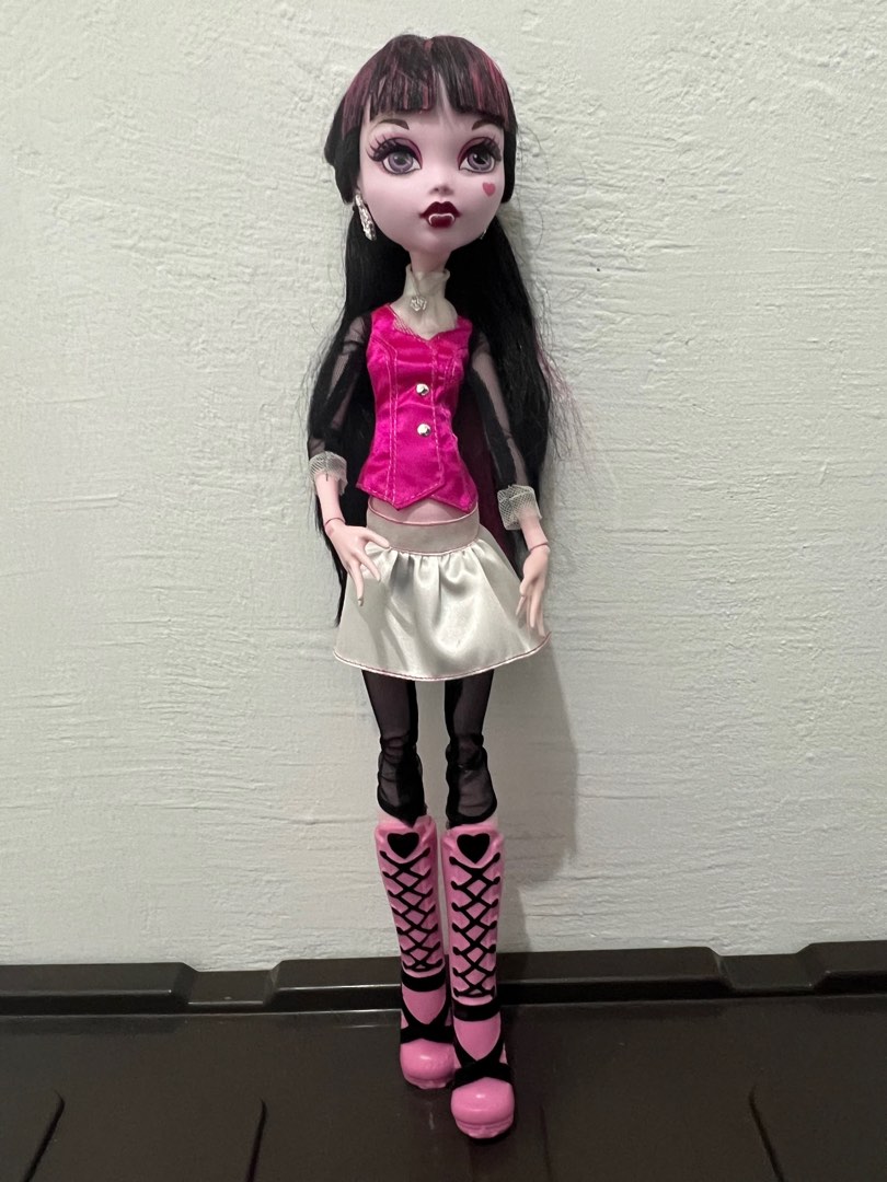 Frightfully tall draculaura deals