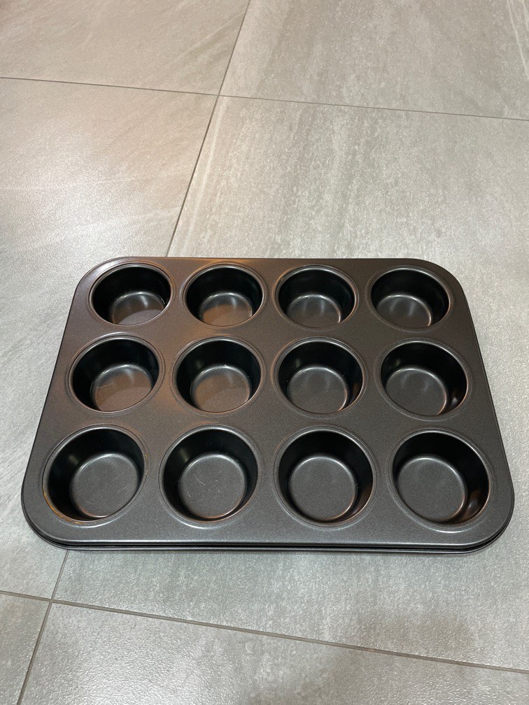 Muffin Tin, Furniture & Home Living, Kitchenware & Tableware, Bakeware