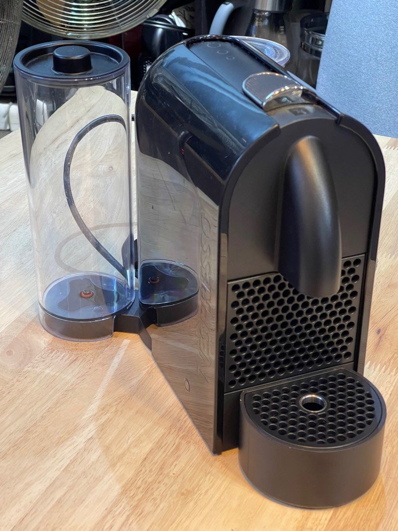 Nespresso D5 + Froth Machine, TV & Home Appliances, Kitchen Appliances