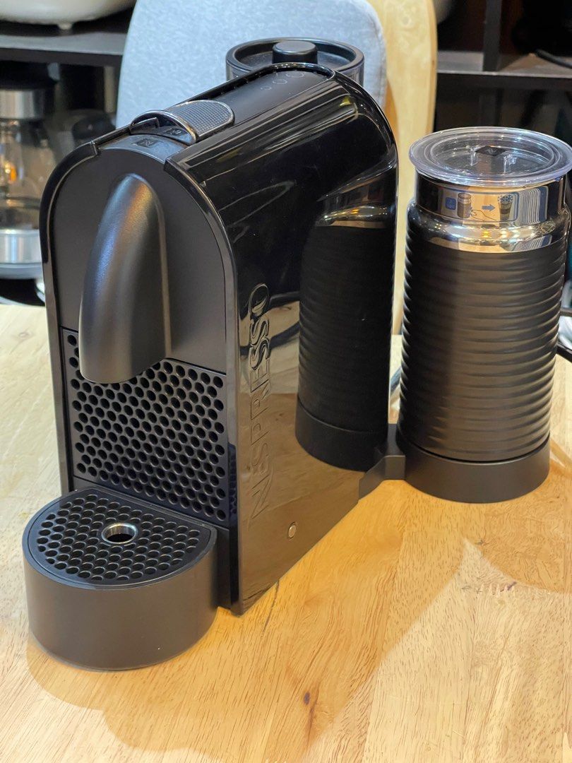 Nespresso D5 + Froth Machine, TV & Home Appliances, Kitchen Appliances