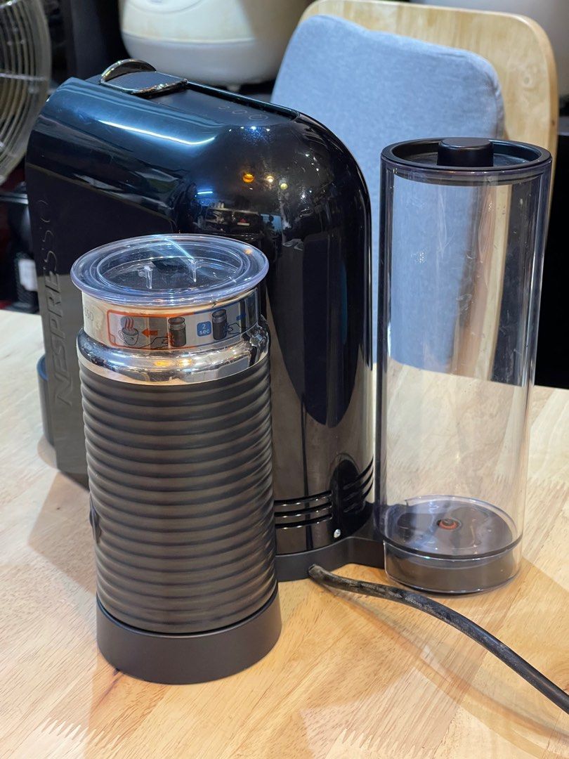 Nespresso D5 + Froth Machine, TV & Home Appliances, Kitchen Appliances