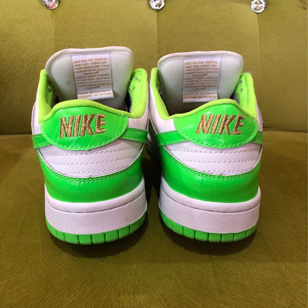 where to buy supreme nike sb dunk low
