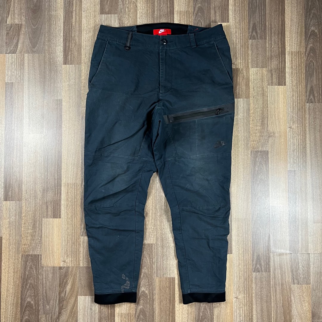 tan nike tech fleece