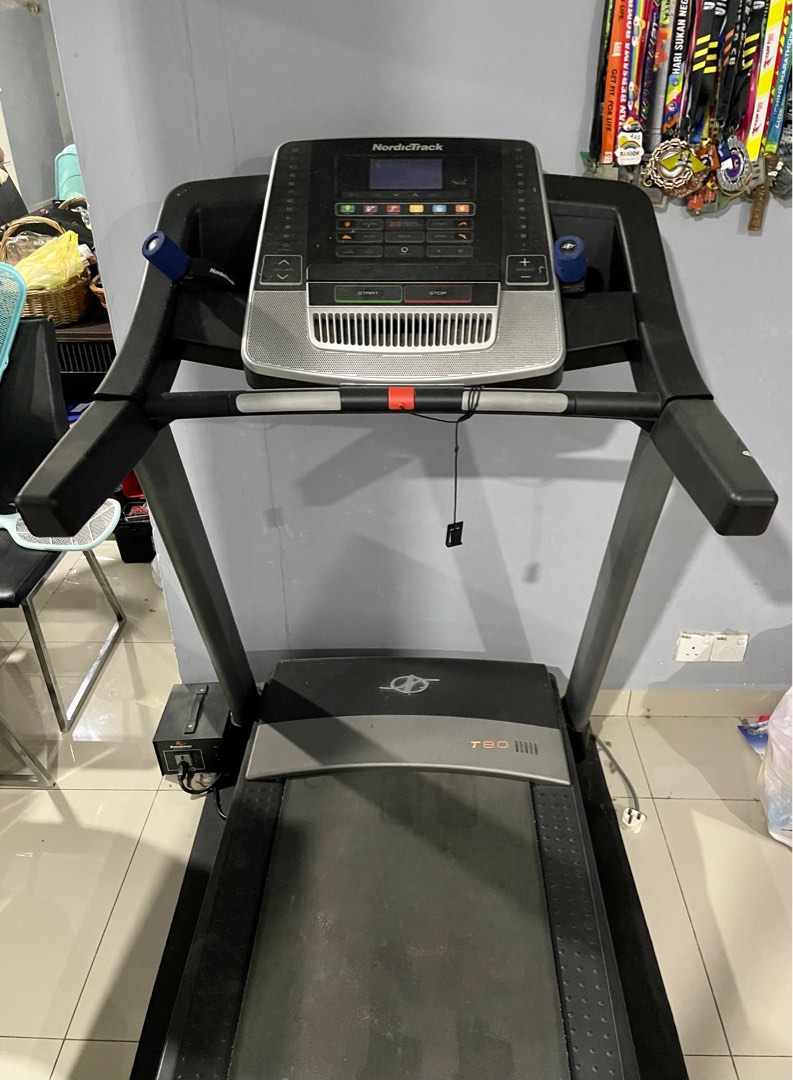 NordicTrack Treadmill T8.0 (Free TRAX Core Bench), Sports Equipment