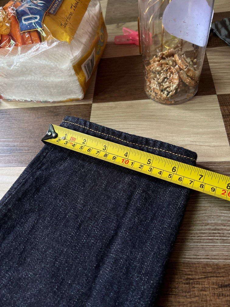 oni (Category: Jeans) located in Pengerang. Submitted by habnikko (Listing ID 1129768681, Image 3). Description: oni jeans utk dilepaskan. dtg dgn one wash dan bru sekali sarung. sesuai utk yg berukuran saiz manual 30/31.
