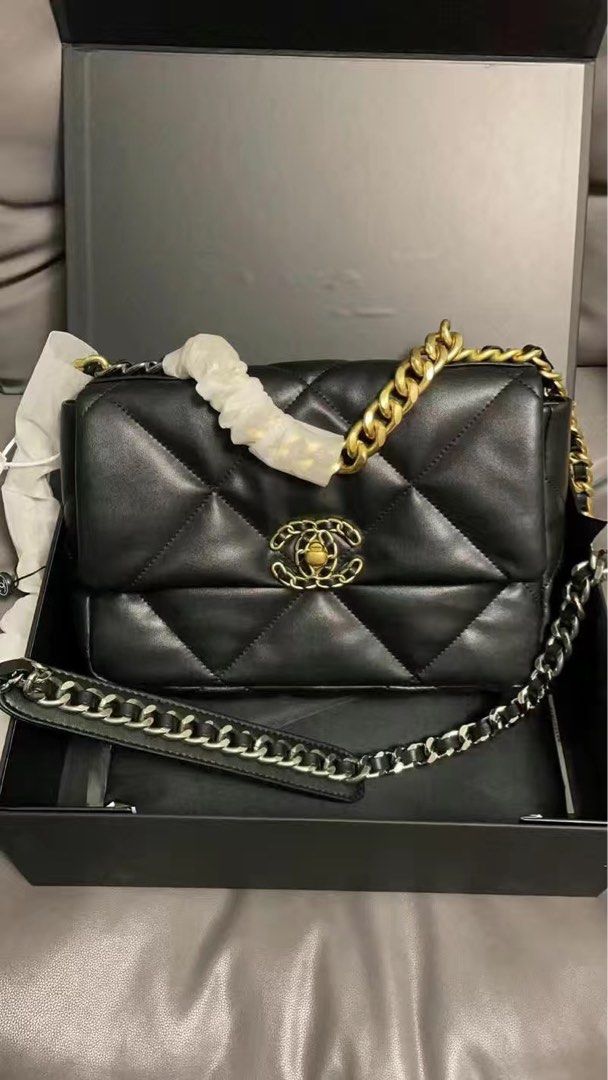 Pre order: Cloud bag like Chanel 19 rhombic chain bag handbag hand carry  out single shoulder Messenger women's bag, Women's Fashion, Bags & Wallets,  Cross-body Bags on Carousell