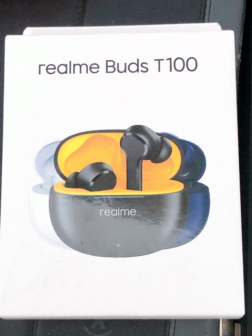 Real me Buds T100 (Category: Earphones) located in Quezon City. Submitted by anjlco2017 (Listing ID 1224095327, Image 1). Description: Authentic Brand New White Color .