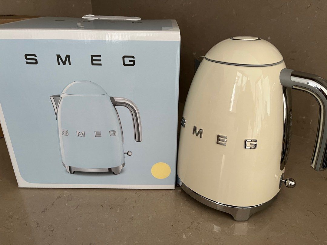 Smeg KLF03RGUS 50's Retro Style Aesthetic Electric Kettle with Embossed  Logo, Rose Gold