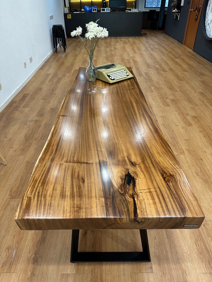 Solid timber sales table