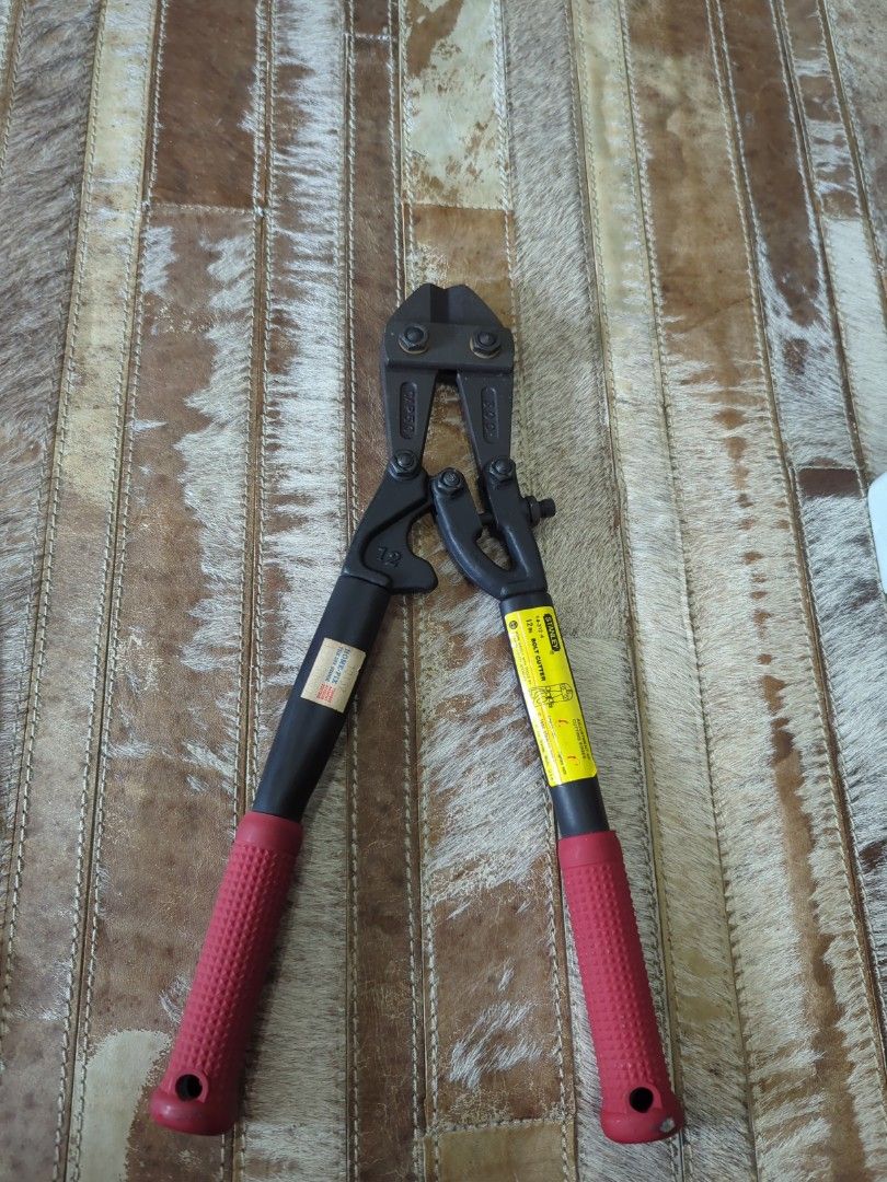 Stanley bolt cutter, Furniture & Home Living, Home Improvement