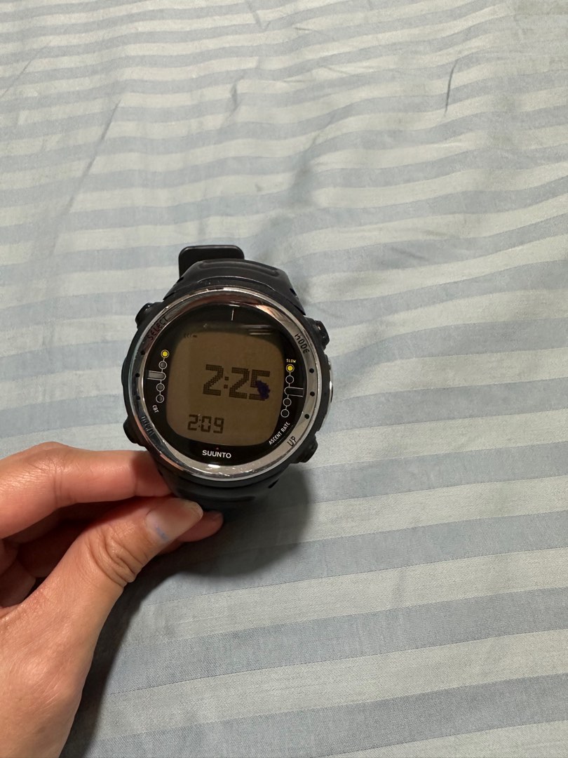 Suunto D4 Black Dive Computer Watch, Sports Equipment, Other Sports ...